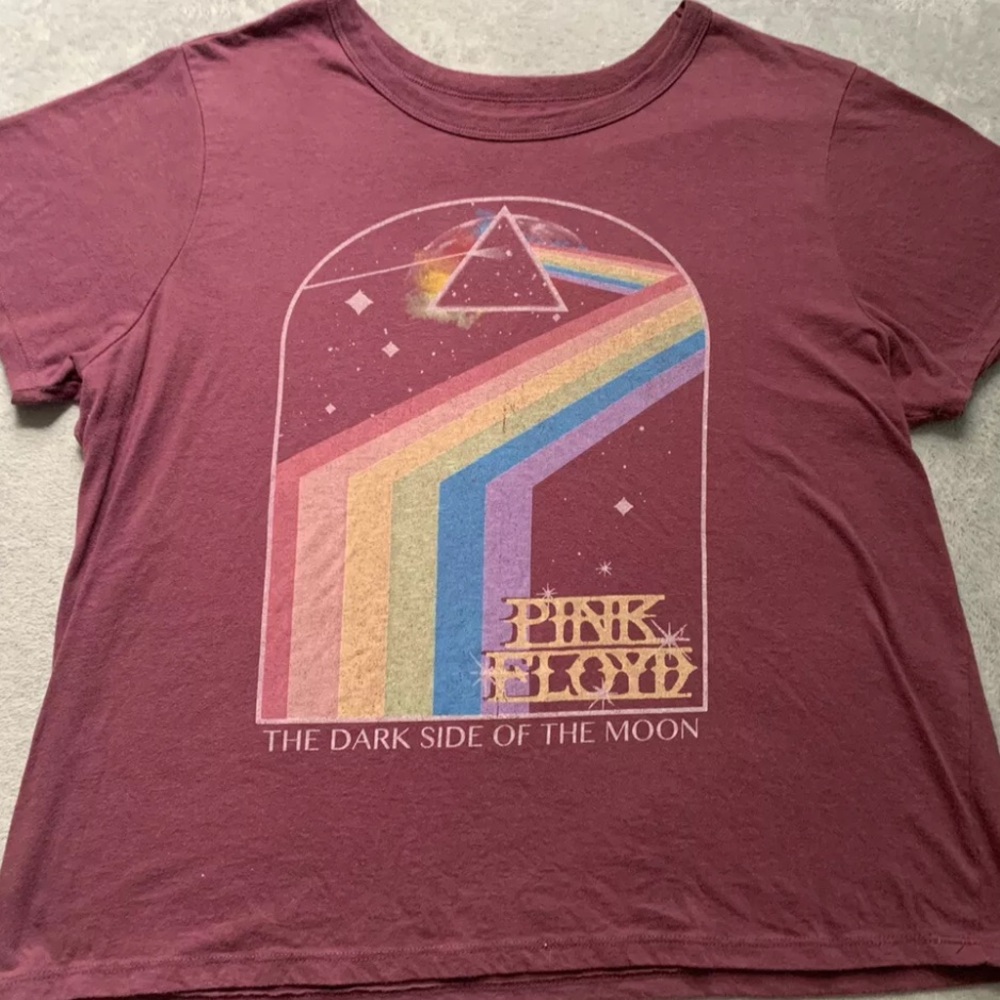 Pink Floyd Shirt XXL Purple Short Sleeve Dark Side of Moon - like new!